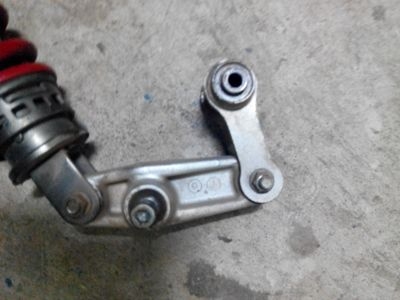 ขายโช๊ค พร้อมกระเดื่อง honda CBR 400  y89 ราคา 2000 บาท