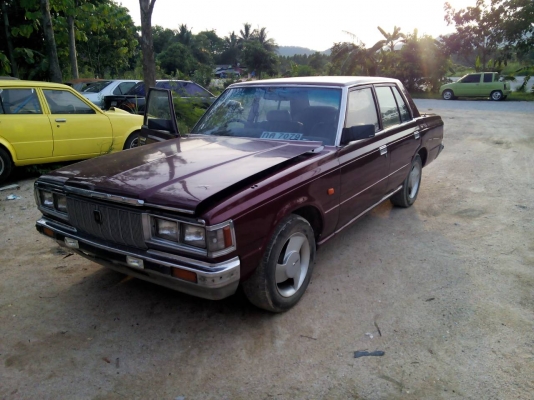 ขาย toyota crown เครื่อง5r เกียร์ธรรมดา พร้อมขับสตาทส์ง่าย หรือแลกกระบะ