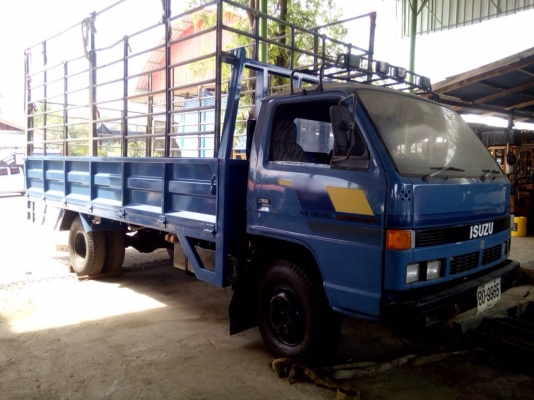 NPR59ยาว5เมตร115แรงกระะบะเหล็กทั้งลูกทำสีไหม่กิ๊กคอกเหล็กแป๊ปประปาไม่เป็นสนิมครับ