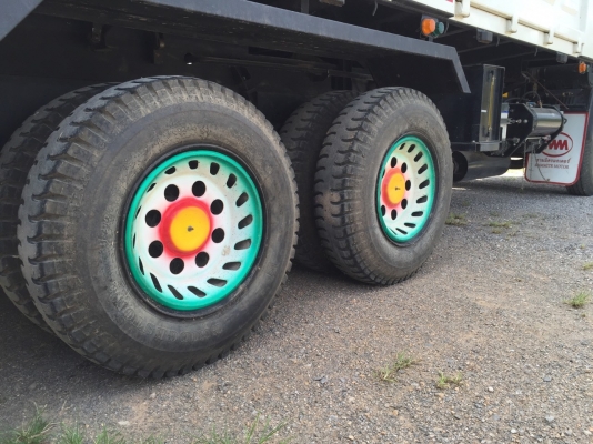 รถฮีโน่  10  ล้อดั้ม  330  แรงม้า.  ปี 54   ( รถวิ่ง 1x,3xx กว่า กม. )     สนใจติดต่อ  081 - 6079515