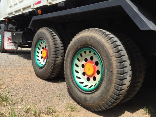 รถฮีโน่  10  ล้อดั้ม  330  แรงม้า.  ปี 54   ( รถวิ่ง 1x,3xx กว่า กม. )     สนใจติดต่อ  081 - 6079515