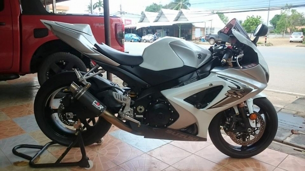 ขาย GSXR1000 K8 สพม. แท้ สเปคแคนาดา รถสวย สีเดิม ไม่สวย ให้ค่าน้ำมัน