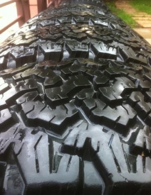 ยาง BF goodrich 285/75/16 ปี11 ลงพื้นปี13 ดอกติดหนวด