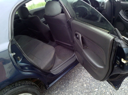 Lantis1.8 Top เครื่องดีแอร์เย็นติดLPGภายนอกบางๆภายในสวยๆ