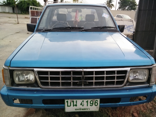 ขาย65,000 Mitsubishi L200สภาพดีพึงเก็บสีพ้รอมใช้งานเครื่องดีแชสซีสวย