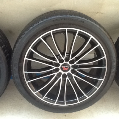 ขายแม็กพร้อมยางปีใหม่สภาพดีไม่มีรอย