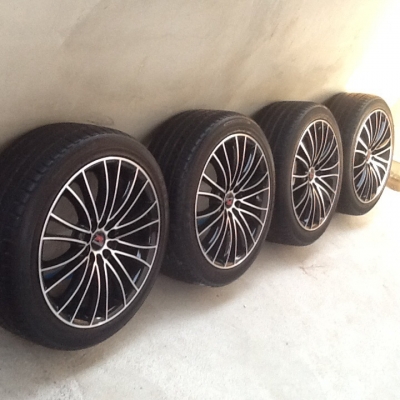 ขายแม็กพร้อมยางปีใหม่สภาพดีไม่มีรอย