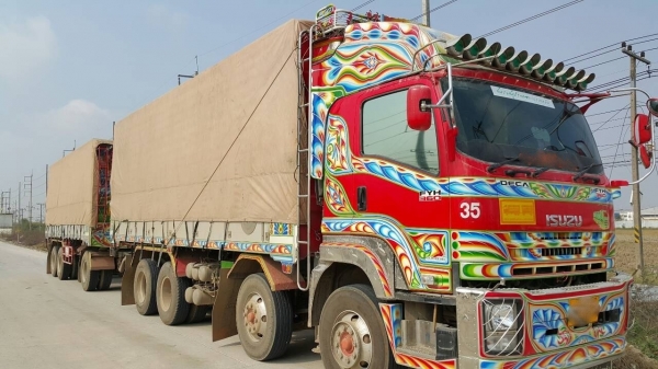 ขายดาวน์รถพ่วง 24 ล้อ แม่-ลูก กระบะเนียมคอกเกษตรดั้ม ISUZU 360 ปี.56 วิ้ง.100000  กว่ากิโล ขายดาวน์ถูกๆ850000 สนใจรีบจองด่วน