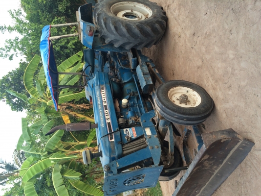 ขายรถไถFord  สภาพดีพร้อมใช้งาน อุปกรณ์ครบ