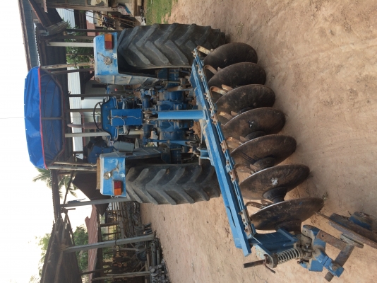 ขายรถไถFord  สภาพดีพร้อมใช้งาน อุปกรณ์ครบ