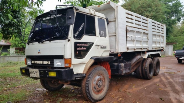 ขายรถบรรทุก 10 ล้อ 2 เพลาดั้ม MITSU FUSO TD สวยที่สุดเดิม ราคาผ่าน 850,000 ต่อรอง เพราะไช้ทุนยกมาแล้ว ๆหัวไม่เคยทำสีทะเบียนเต็ม ขายรถบรรทุก 10 ล้อ 2 เพลาดั้ม MITSU FUSO TD สวยที่สุดเดิม ราคาผ่าน 850,000 ต่อรอง เพราะไช้ทุนยกมาแล้ว ๆหัวไม่เคยทำสีทะเบียนเต็ม