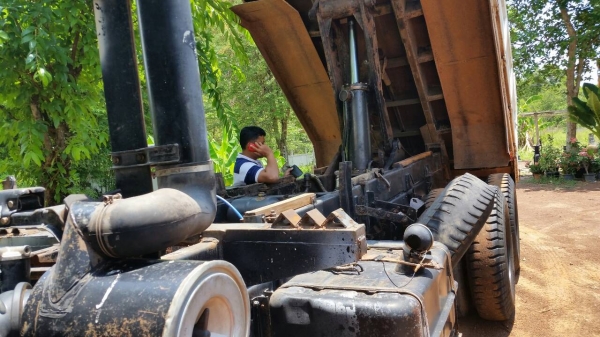 ขายรถบรรทุก 10 ล้อ 2 เพลาดั้ม MITSU FUSO TD สวยที่สุดเดิม ราคาผ่าน 850,000 ต่อรอง เพราะไช้ทุนยกมาแล้ว ๆหัวไม่เคยทำสีทะเบียนเต็ม ขายรถบรรทุก 10 ล้อ 2 เพลาดั้ม MITSU FUSO TD สวยที่สุดเดิม ราคาผ่าน 850,000 ต่อรอง เพราะไช้ทุนยกมาแล้ว ๆหัวไม่เคยทำสีทะเบียนเต็ม