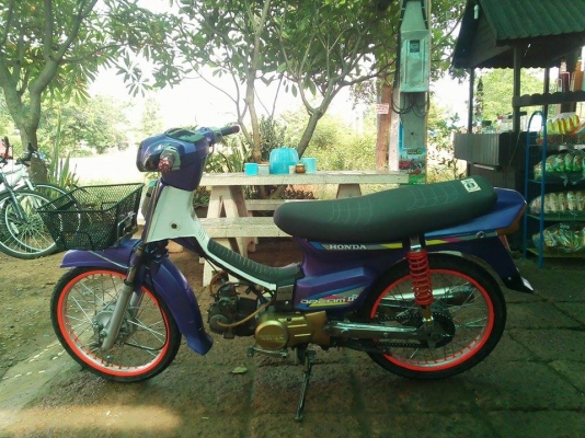 ขายดรีมคุรุ ลูก125 เเคมเเต่ง สภาพพร้อมออกทริป มีเล่มทะเบียนเครื่องโครงตรงกัน ค่าตัว 9500 บาท สนใจทักเเชทหรือโทรสอบถาม 089-8054390 โอ๋ อยู่ จังหวัด ลพบุรี ขายดรีมคุรุ ลูก125 เเคมเเต่ง สภาพพร้อมออกทริป มีเล่มทะเบียนเครื่องโครงตรงกัน ค่าตัว 9500 บาท สนใจทักเเชทหรือโทรสอบถาม 089-8054390 โอ๋ อยู่ จังหวัด ลพบุรี