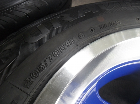 ล้อแม็ก 15นิ้ว 6รู พร้อมยาง สวยๆ 4 ล้อ ราคา 6300 บาท ล้อแม็ก 15นิ้ว 6รู พร้อมยาง สวยๆ 4 ล้อ ราคา 6300 บาท