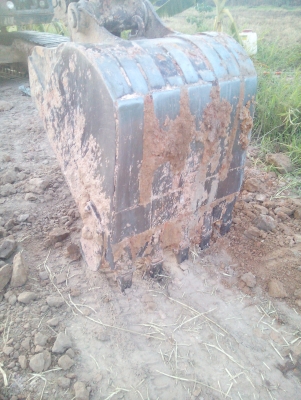 ขายแมคโค..pc200-3..ตัวนอก