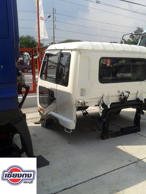 หัวเก๋ง NISSAN สีขาว หัวสวยครับ หัวเก๋ง NISSAN สีขาว หัวสวยครับ