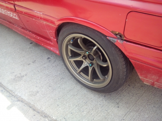 แม็กCE28ขอบ15 พร้อมยาง4วง 4รู100 7900คับ