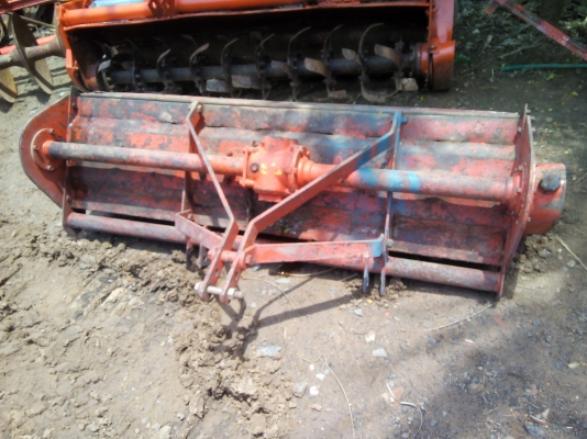 โรตารี่จอบหมุนRx163Dตราช้าง พร้อมใช้ สวยกิ๊บเลยครับ มีให้เลือก3ตัวครับมาก่อนได้เลือกก่อน