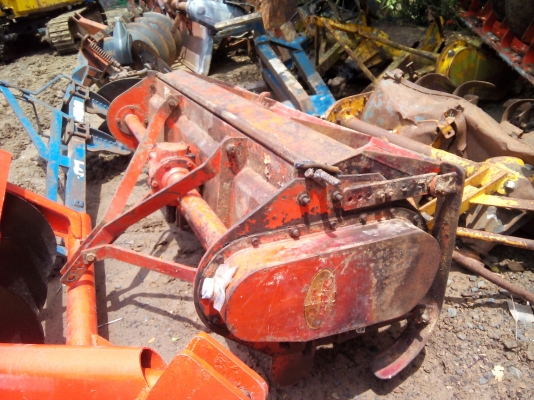 โรตารี่จอบหมุนRx163Dตราช้าง พร้อมใช้ สวยกิ๊บเลยครับ มีให้เลือก3ตัวครับมาก่อนได้เลือกก่อน