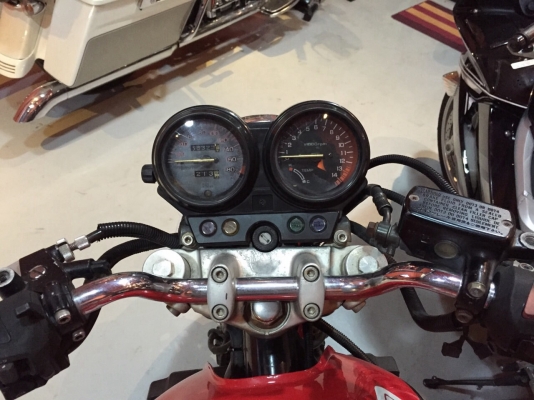 ธารนนทบุรี//ขาย HONDA CB400 ปี93 สวยๆ ระบบเครื่อง ระบบไฟสมบูรณ์ทุกจุด อินวอยท์ สรรพสามิต