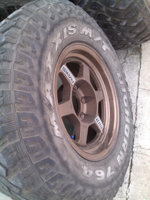 ขายแม็คใหม่พร้อมยางแม็คซิส มัด  ขนาด 265/75 R16  ยางปี 12  จำนวน 1 ชุด  ขาย 19,500 บาท   สนใจ 081-143-9463 , 087-700-0165