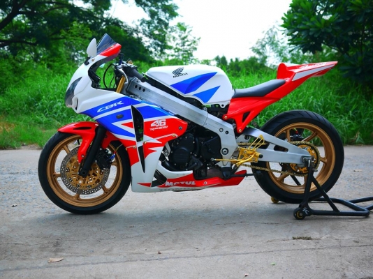 ขาย cbr400 แฟริ่ง Cbr1000 08 พร้อมทะเบียนแท้ รถสวยมาก เปลี่ยนเครื่องใหม่แล้วเป็นเครื่อง cb400 แจ้งลงเล่มเรียบร้อย