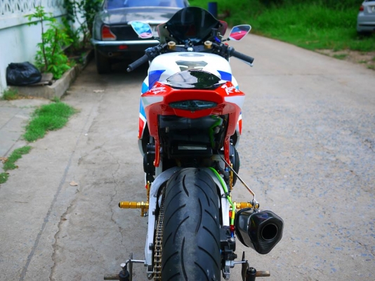 ขาย cbr400 แฟริ่ง Cbr1000 08 พร้อมทะเบียนแท้ รถสวยมาก เปลี่ยนเครื่องใหม่แล้วเป็นเครื่อง cb400 แจ้งลงเล่มเรียบร้อย