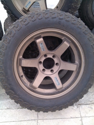 ขายแม็คใหม่พร้อมยางแม็คซิส มัด  ขนาด 275/60 R 20  ยางปี 12  จำนวน 1 ชุด  ขาย 29,500