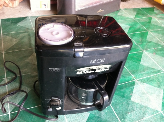 ชุดเครื่องต้มกาแฟ MITSUBISHI จากญี่ปุ่นแกะเทสการทำงานให้แล้ว สภาพสวย ใช้ไฟ 100 V.