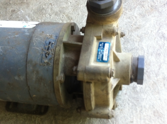 ปั๊มเอนกประสงค์ ตัวเรือนเป็นพลาสติกอย่างดี Century Electric ของ อเมริกา ขนาดท่อส่งและดูด 2 นิ้ว ใข้ได้ตั้งแต่  200 - 460 V.