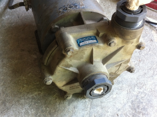 ปั๊มเอนกประสงค์ ตัวเรือนเป็นพลาสติกอย่างดี Century Electric ของ อเมริกา ขนาดท่อส่งและดูด 2 นิ้ว ใข้ได้ตั้งแต่  200 - 460 V.