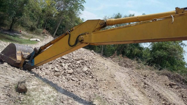 ขาย KOMATSU PC 200-5 สภาพสวยพร้อมใช้ ราคาต่อรองได้ ติดต่อได้ที่คุณ อ๊อฟ พิจิตร 086-7379991 ขาย KOMATSU PC 200-5 สภาพสวยพร้อมใช้ ราคาต่อรองได้ ติดต่อได้ที่คุณ อ๊อฟ พิจิตร 086-7379991