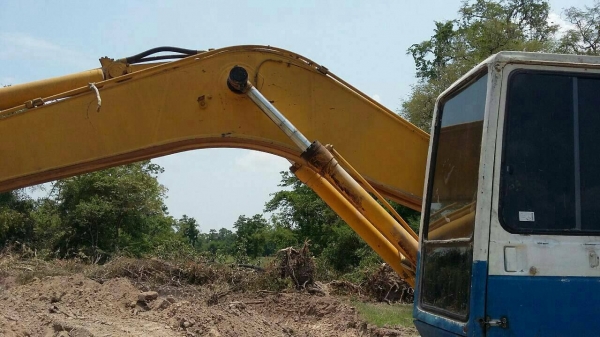 ขาย KOMATSU PC 200-5 สภาพสวยพร้อมใช้ ราคาต่อรองได้ ติดต่อได้ที่คุณ อ๊อฟ พิจิตร 086-7379991 ขาย KOMATSU PC 200-5 สภาพสวยพร้อมใช้ ราคาต่อรองได้ ติดต่อได้ที่คุณ อ๊อฟ พิจิตร 086-7379991