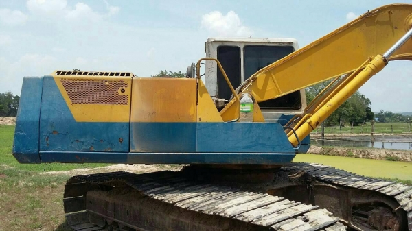 ขาย KOMATSU PC 200-5 สภาพสวยพร้อมใช้ ราคาต่อรองได้ ติดต่อได้ที่คุณ อ๊อฟ พิจิตร 086-7379991 ขาย KOMATSU PC 200-5 สภาพสวยพร้อมใช้ ราคาต่อรองได้ ติดต่อได้ที่คุณ อ๊อฟ พิจิตร 086-7379991