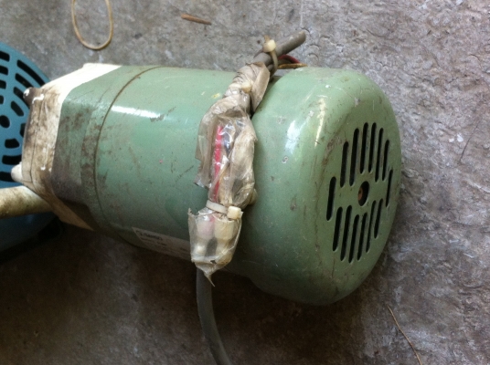 ปั๊มแม่เหล็ก ยี่ห้อ SANSO กำลัง 150 W. ใข้สูบจ่ายของเหลวได้ทั่วไป ขนาดท่อ 20 มม.