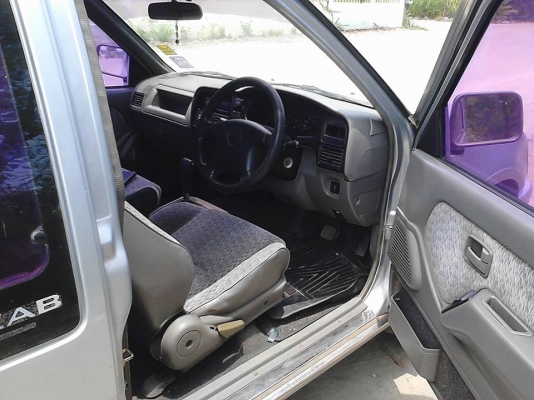 ISUZU   DRAGONEYE  2.5  SLX