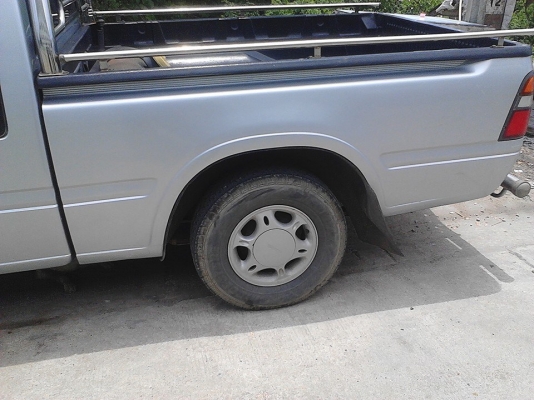 ISUZU   DRAGONEYE  2.5  SLX