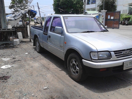ISUZU   DRAGONEYE  2.5  SLX