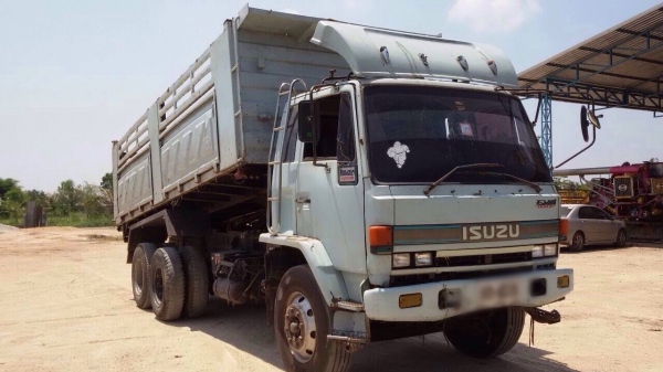 ขายรถบรรทุกสิบล้อดัมพ์ Isuzu นางฟ้า เครื่อง 195 แรง 2 เพลา กระบะดัมพ์สามมิตร ทะเบียนพร้อม