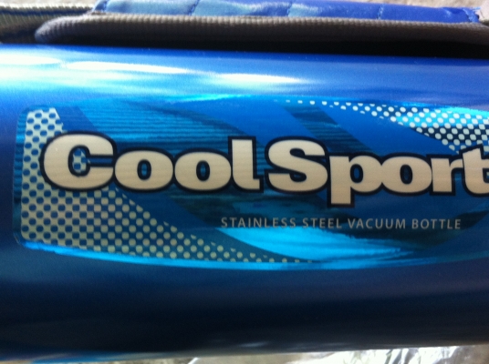 กระติกใส่น้ำเย็นพกพาอย่างดี ZOJIRUSHI  เป็นสแตนเลส เก็บความเย็นไว้ด้วยระบบศูนย์ยากาศ