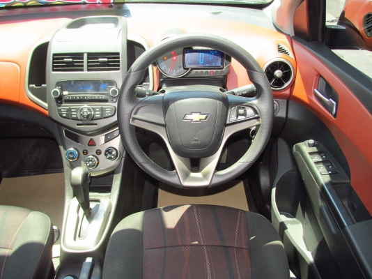 CHEV SONIC 1.4 ปี2013 รถสวย มีเล่มพร้อมโอน สนใจโทรเลย 080-604-8422 ปุ้ย