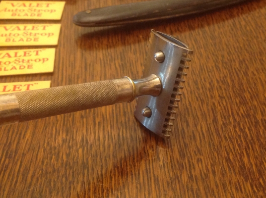 ขายชุดบาร์เบอร์ Vintage ทุกชิ้นใช้งานได้ สวยๆ คมๆ เก่าหายาก ขายชุดบาร์เบอร์ Vintage ทุกชิ้นใช้งานได้ สวยๆ คมๆ เก่าหายาก