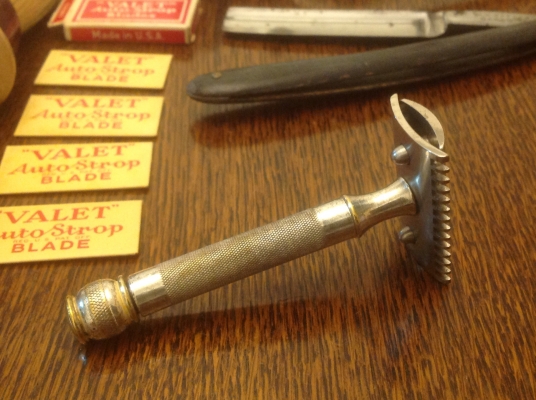 ขายชุดบาร์เบอร์ Vintage ทุกชิ้นใช้งานได้ สวยๆ คมๆ เก่าหายาก ขายชุดบาร์เบอร์ Vintage ทุกชิ้นใช้งานได้ สวยๆ คมๆ เก่าหายาก