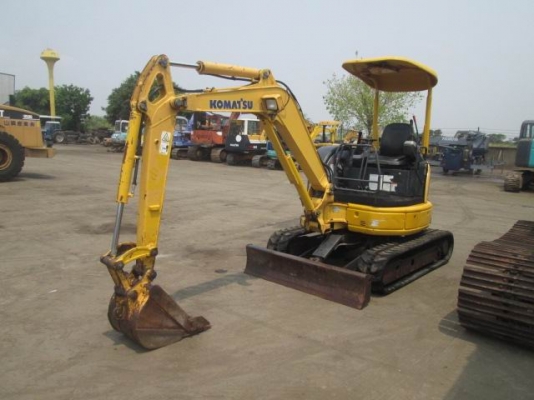 รถขุด KOMATSU PC30MR-2
