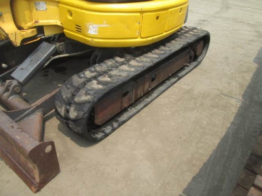 รถขุด KOMATSU PC30MR-2