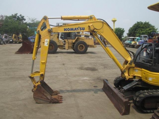 รถขุด KOMATSU PC30MR-2