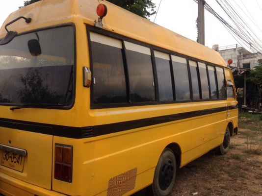ขายรถ บัส ขนาดเล็ก 20 ที่นัง เครื่อง100 ฝาขาว