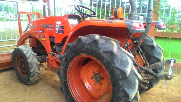 KUBOTA  L3608 พร้อมดันหน้าคานบน ราคา 265,000 อ.แกลง จ.ระยอง สอบถาม 0818618678