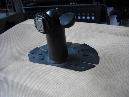 TV ติดรถยนต์ WORLDTECH 7"