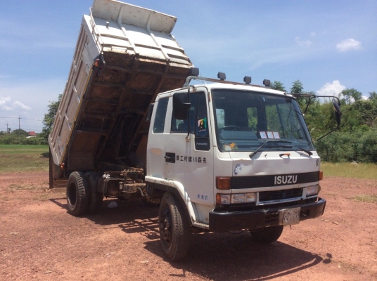 6ล้อ ISUZU ROCKY ดั๊ม เครื่อง160แรง กะบะยาว 3.80 ม. ช่วงล่างใหญ่หัวดี เครื่องดี ครัทซีสวย รถพร้อมใช้งาน ขาย 490,000 บาท( ศุภากร 081-4252943)